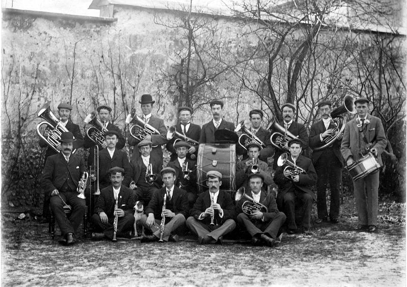 band001.jpg